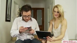 Horny daren fucking his blonde teen girlfriends all holes